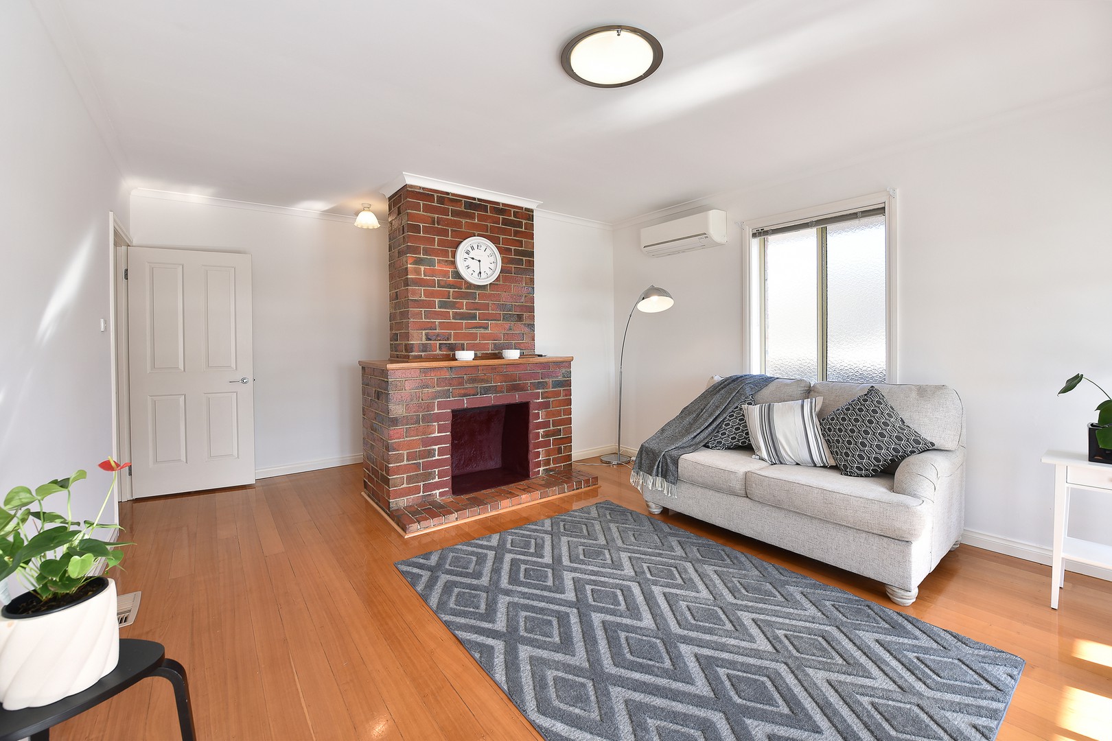 22 Erskine Avenue, Reservoir, VIC 3073, Reservoir - Thumbnail 4