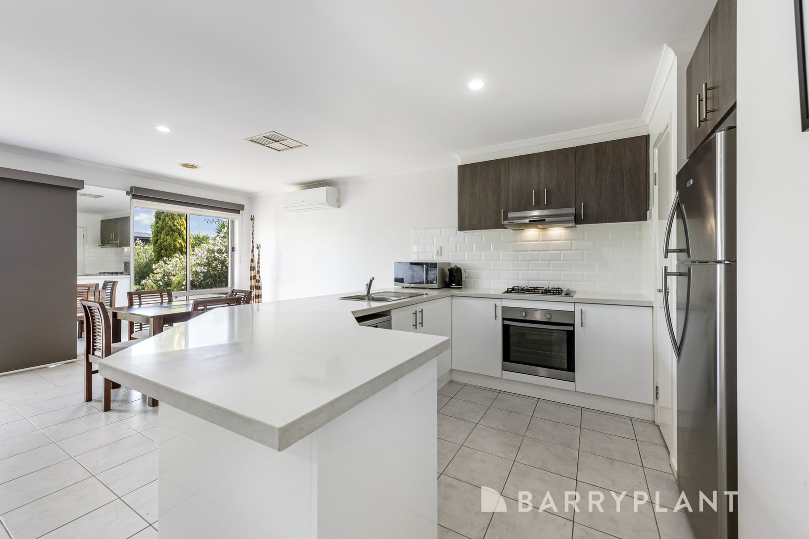 22 Erskine Way, Melton West, VIC 3337, Melton West - Thumbnail 4