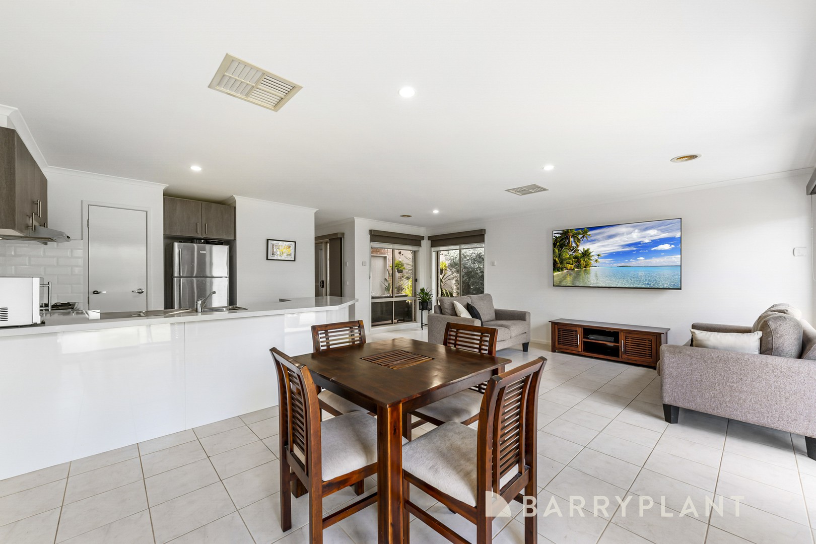 22 Erskine Way, Melton West, VIC 3337, Melton West - Thumbnail 5