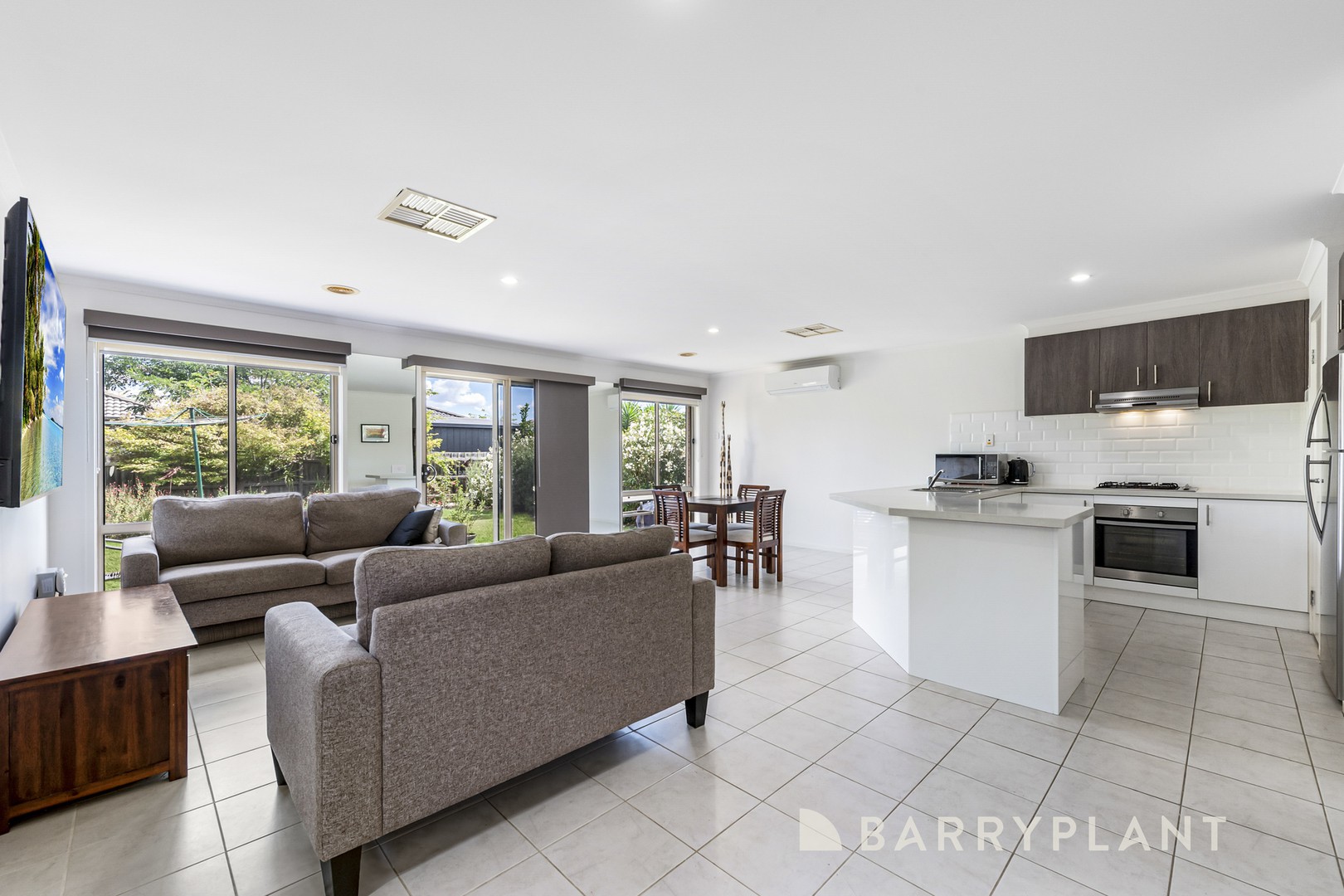 22 Erskine Way, Melton West, VIC 3337, Melton West - Thumbnail 7