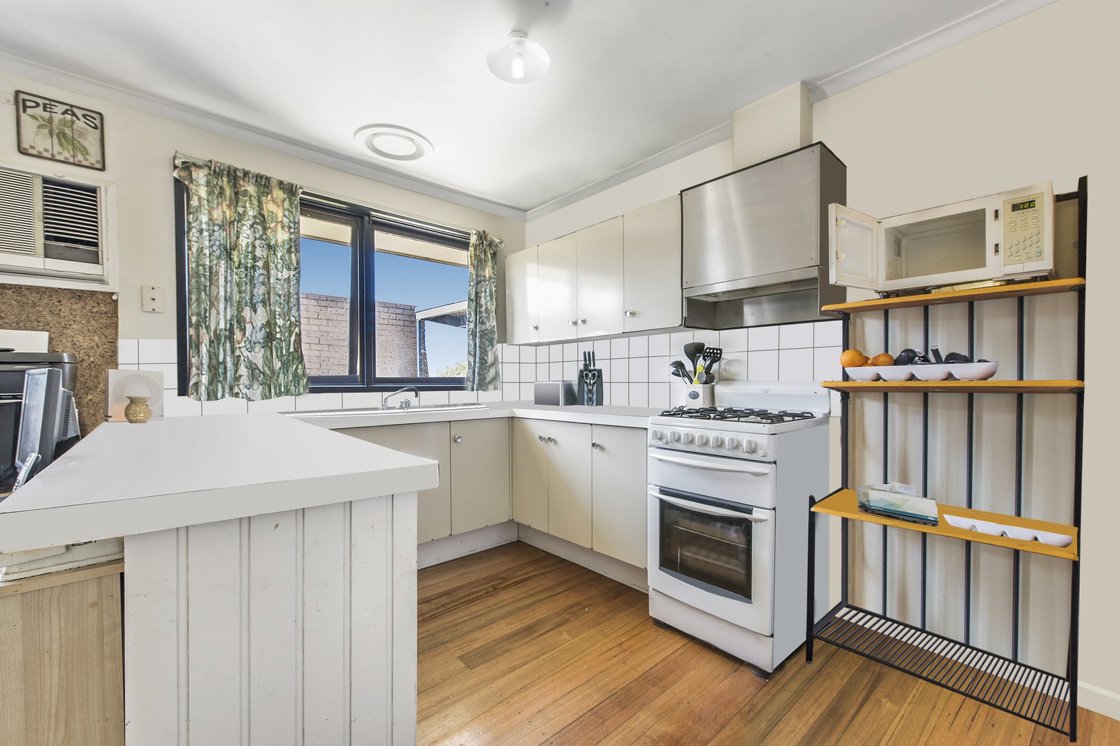 22 Essex Drive, Melton, VIC 3337, Melton - Thumbnail 2