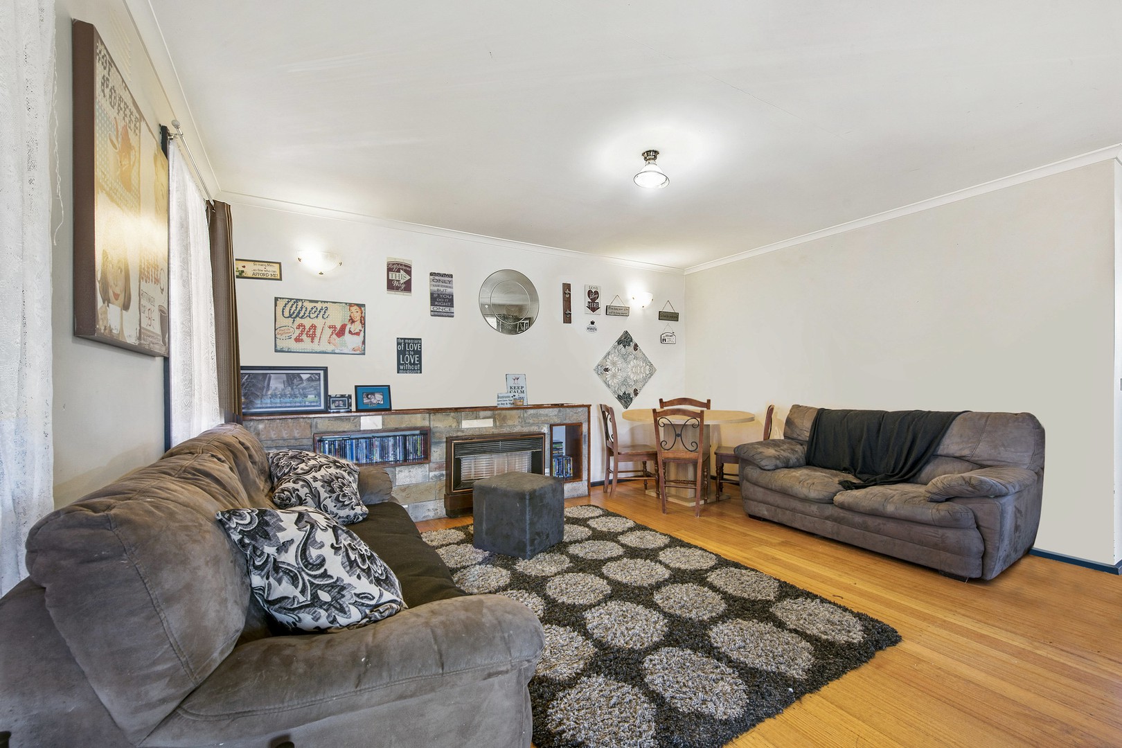 22 Essex Drive, Melton, VIC 3337, Melton - Thumbnail 4