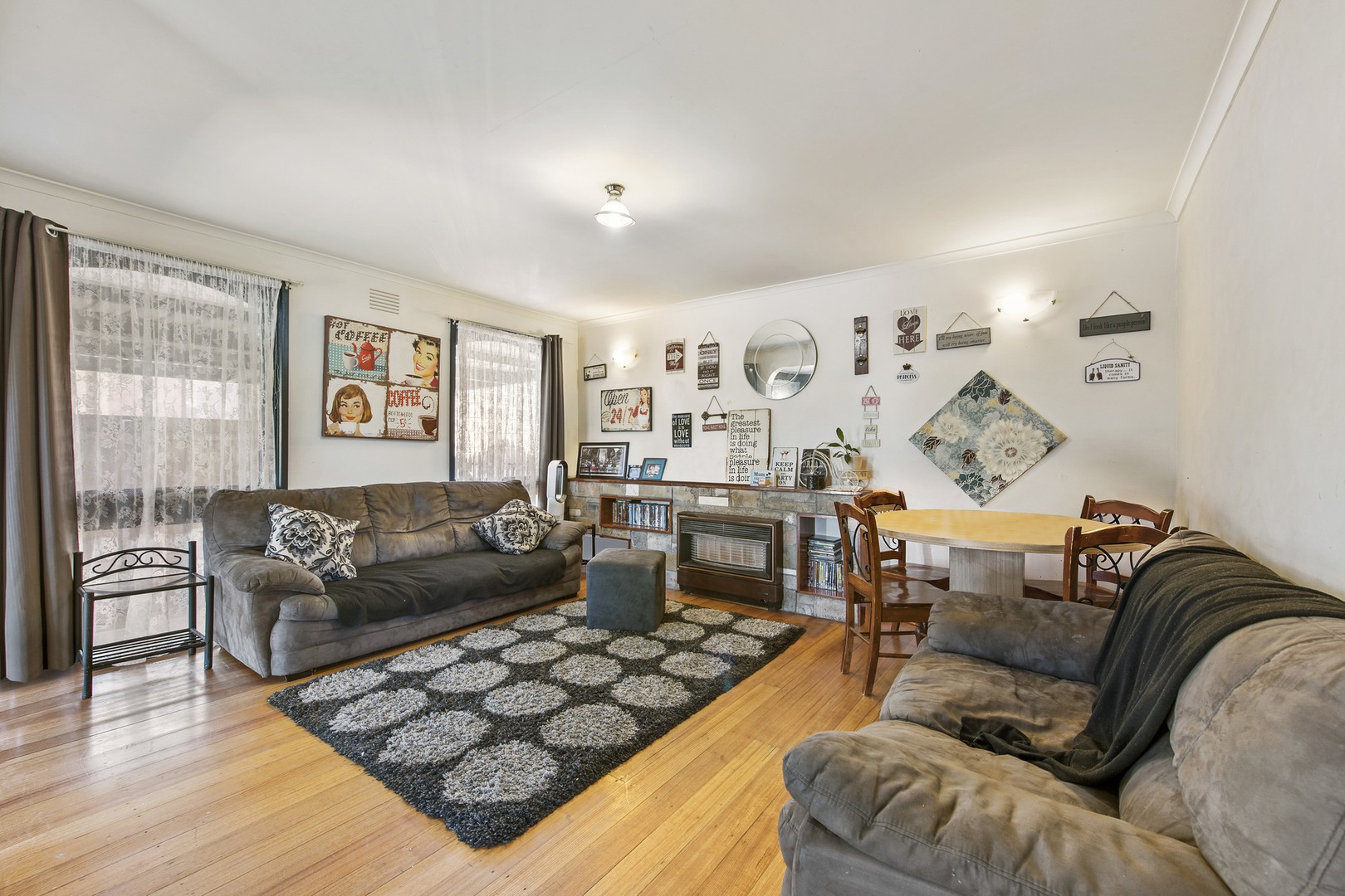 22 Essex Drive, Melton, VIC 3337, Melton - Thumbnail 5