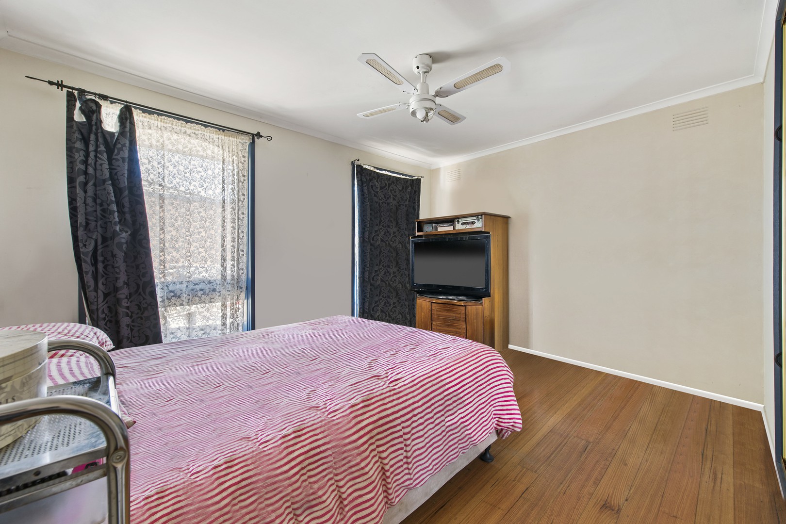 22 Essex Drive, Melton, VIC 3337, Melton - Thumbnail 7