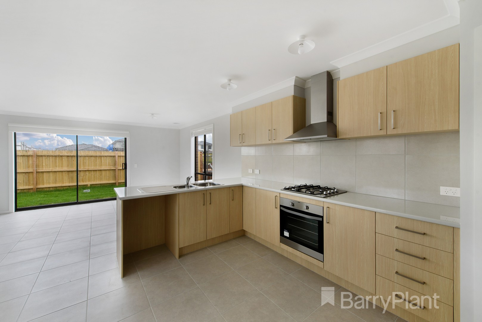 22 Feronia  Avenue, Tarneit, VIC 3029 - Thumbnail 2 - 04/11/2021
