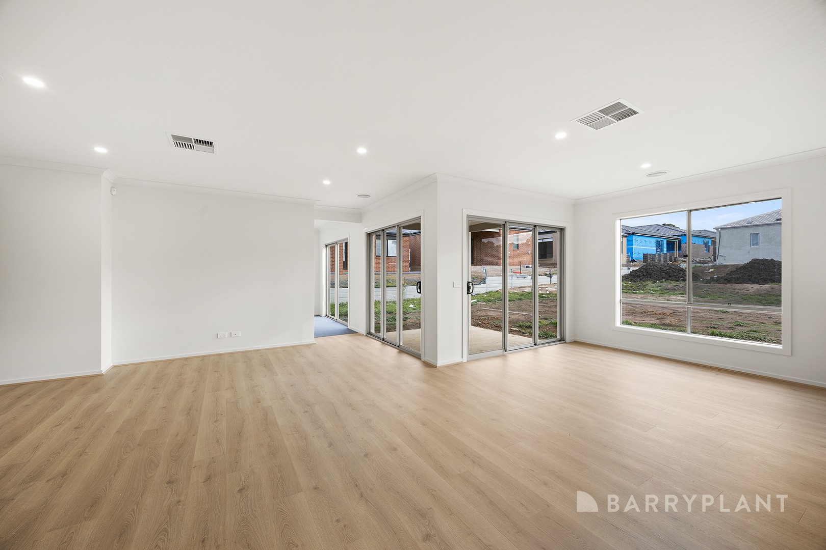 22 Fountain Road, Pakenham, VIC 3810 - Thumbnail 2 - 14/08/2026
