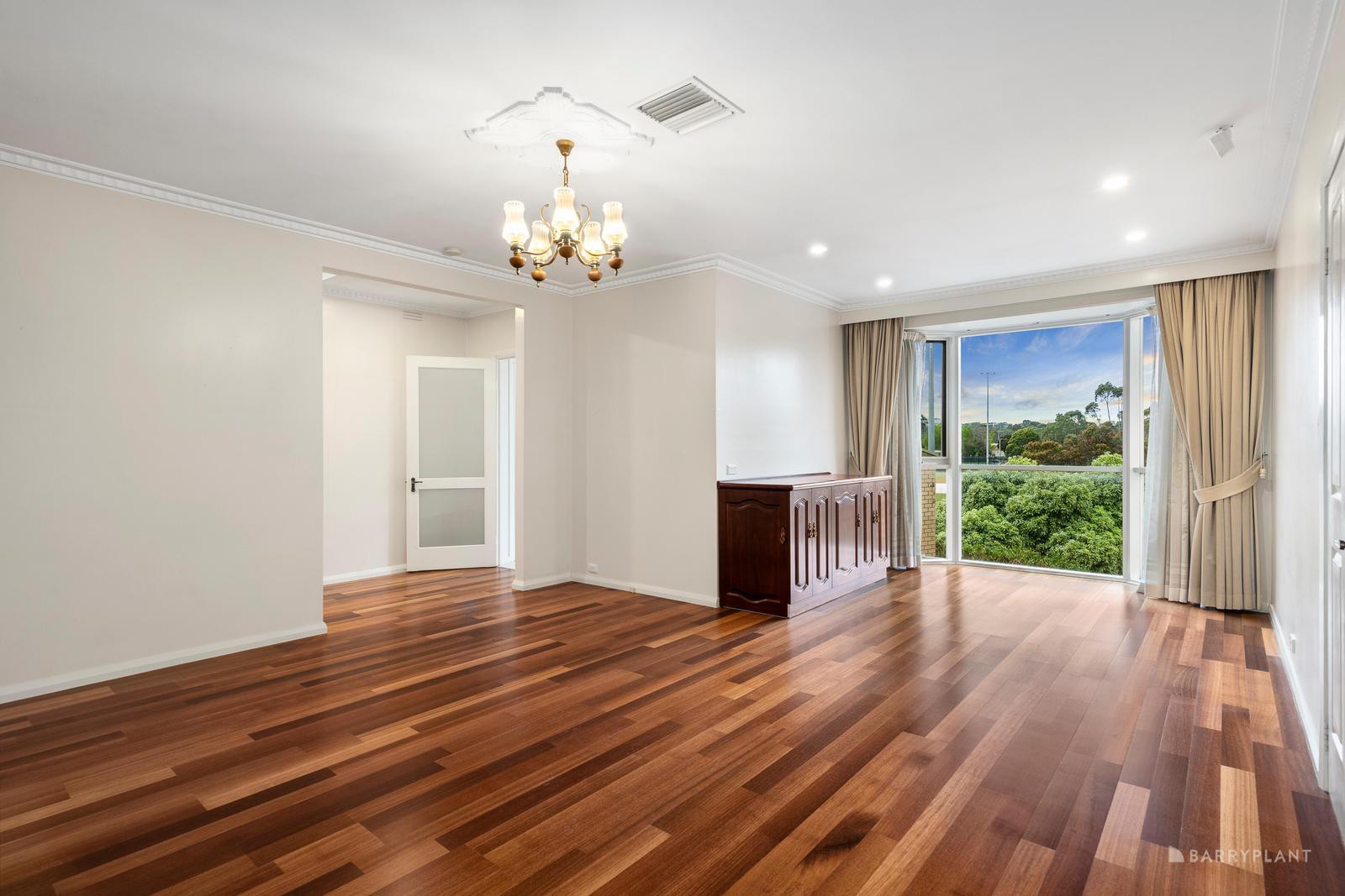22 Furneaux Grove, Bulleen, VIC 3105, Bulleen - Thumbnail 2