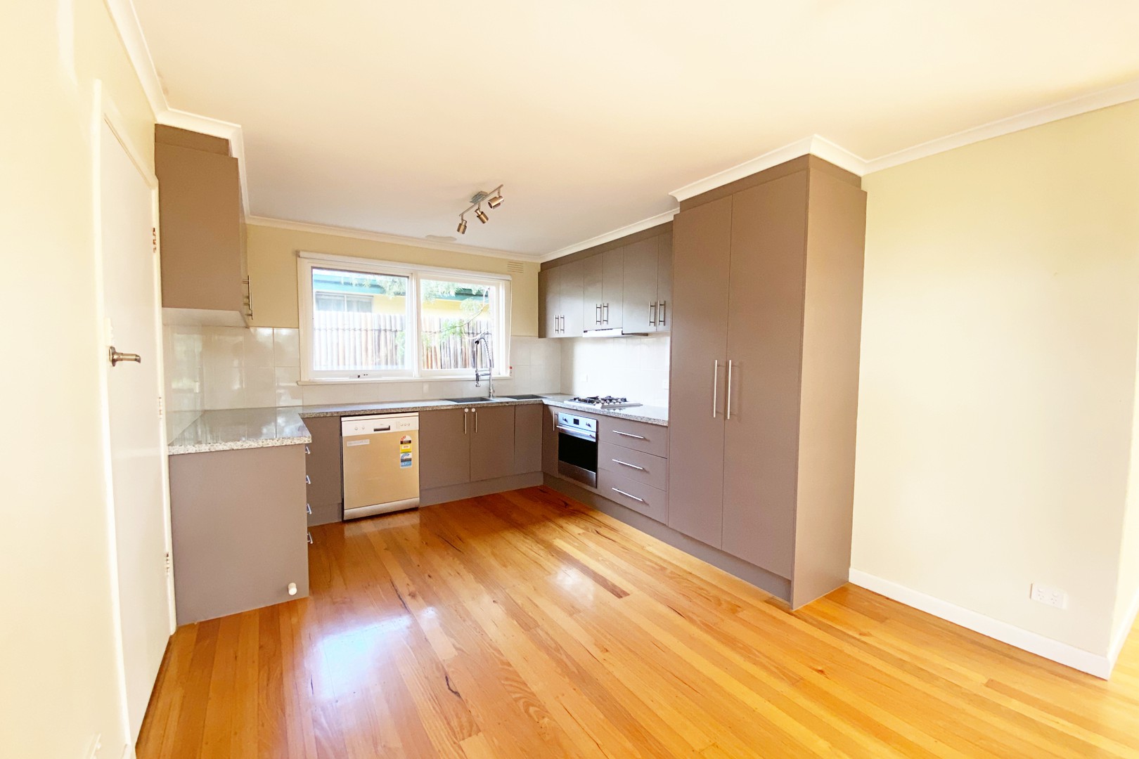 22 Gardenia Street, Pakenham, VIC 3810, Pakenham - Thumbnail 5