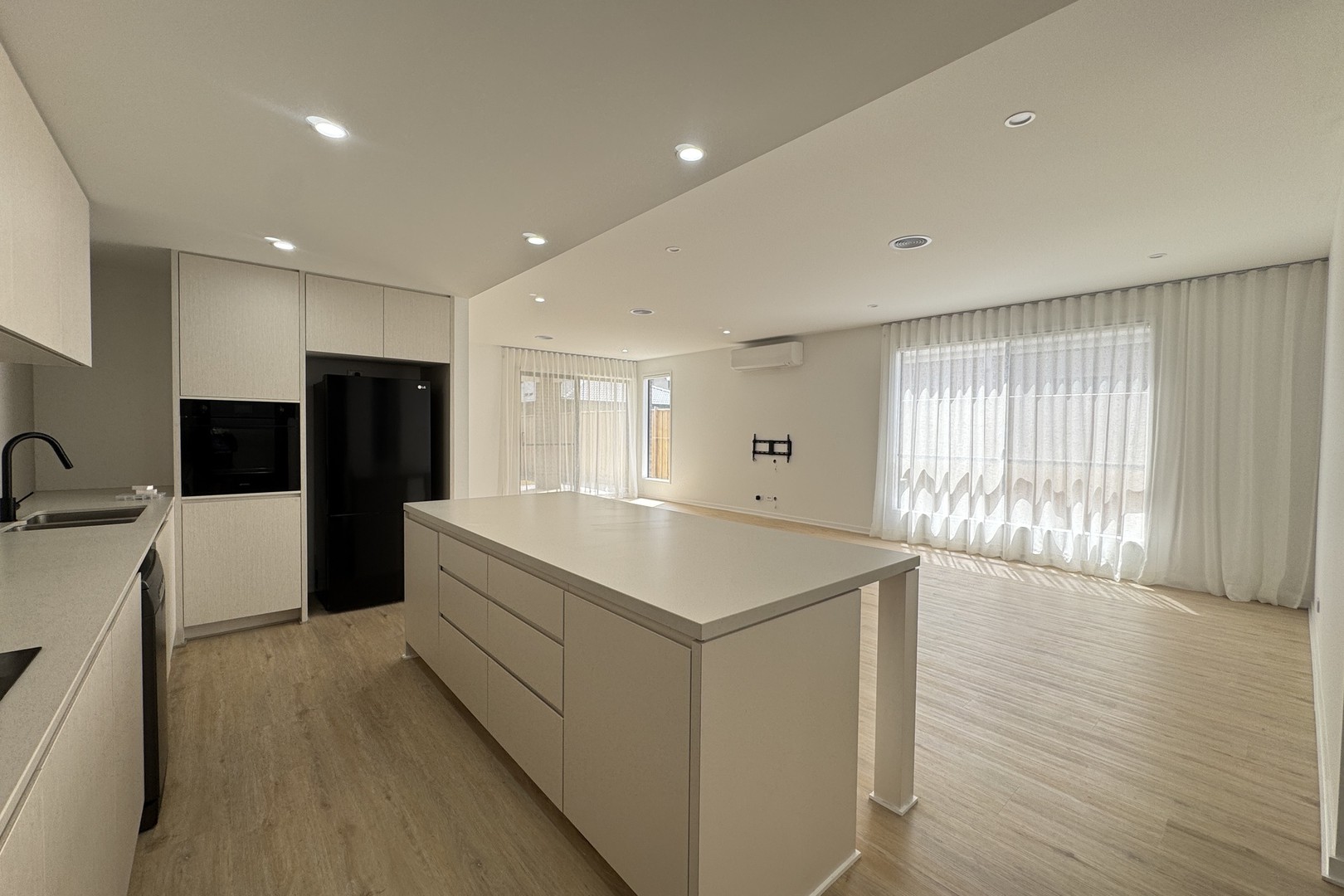 22 Gec Boulevard, Fraser Rise, VIC 3336, Fraser Rise - Thumbnail 4