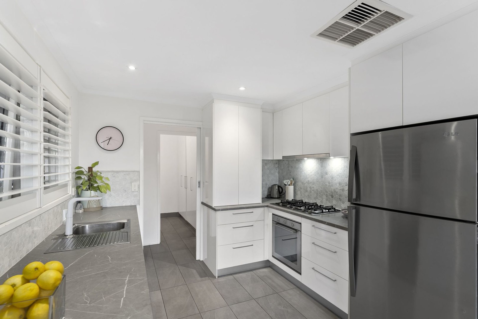 22 Gillingham Street, Watsonia North, VIC 3087, Watsonia North - Thumbnail 3