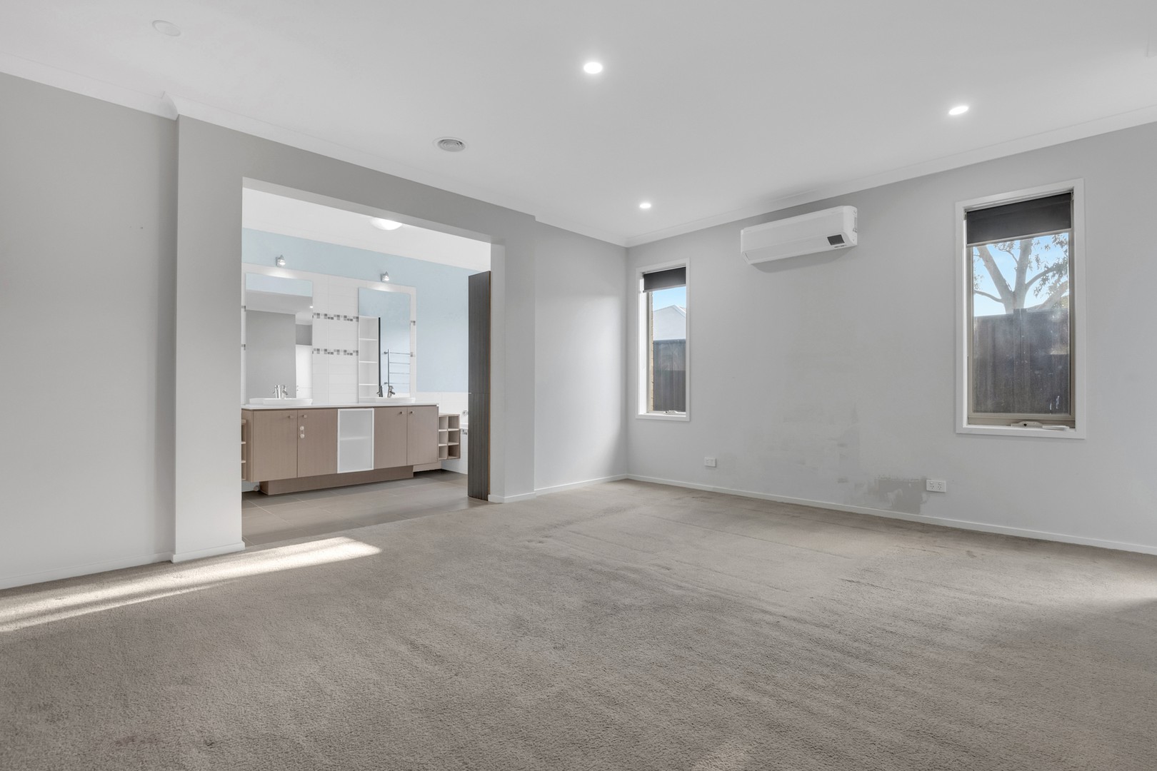 22 Gippsland Way, Craigieburn, VIC 3064 - Thumbnail 2 - 12/02/2026