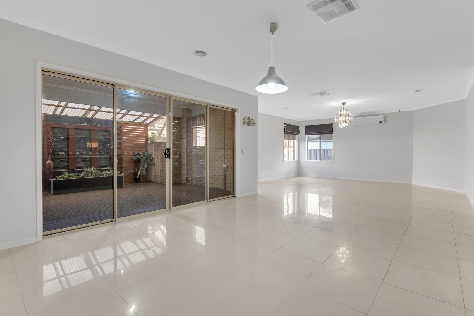 22 Gippsland Way, Craigieburn, VIC 3064, Craigieburn - Thumbnail 7