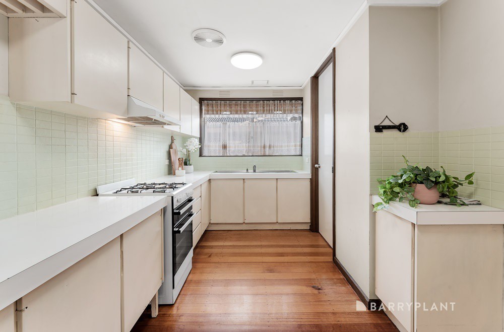 22 Glen Barry Road, Wantirna, VIC 3152, Wantirna - Thumbnail 3