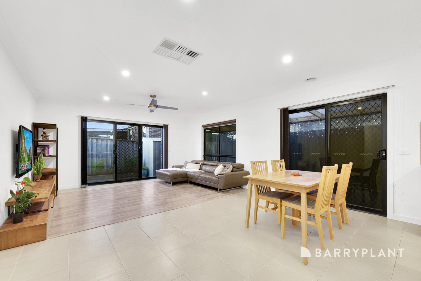 22 Goshawk Parade, South Morang, VIC 3752, South Morang - Thumbnail 5