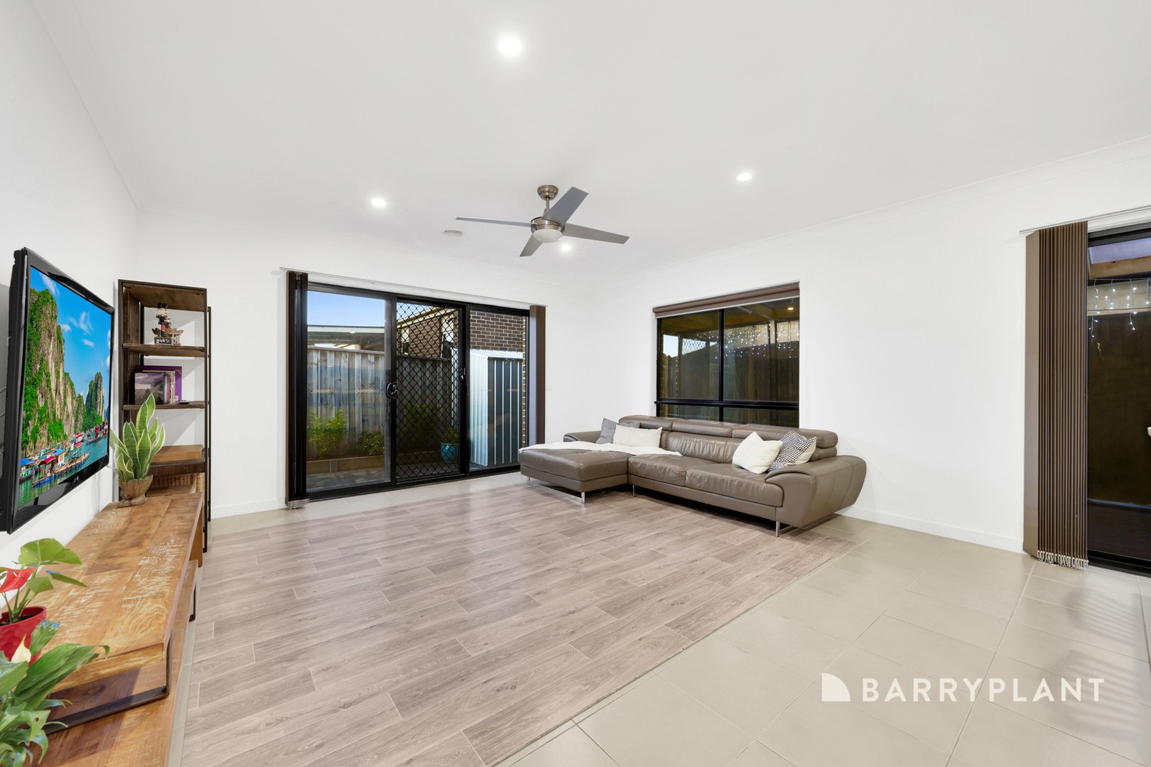 22 Goshawk Parade, South Morang, VIC 3752, South Morang - Thumbnail 6