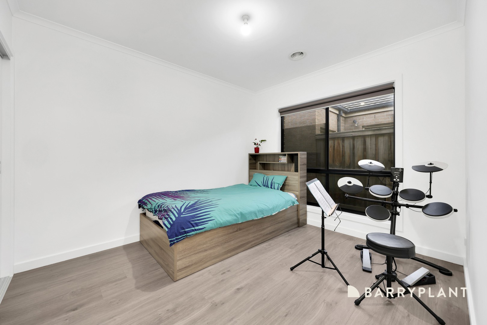 22 Goshawk Parade, South Morang, VIC 3752, South Morang - Thumbnail 8