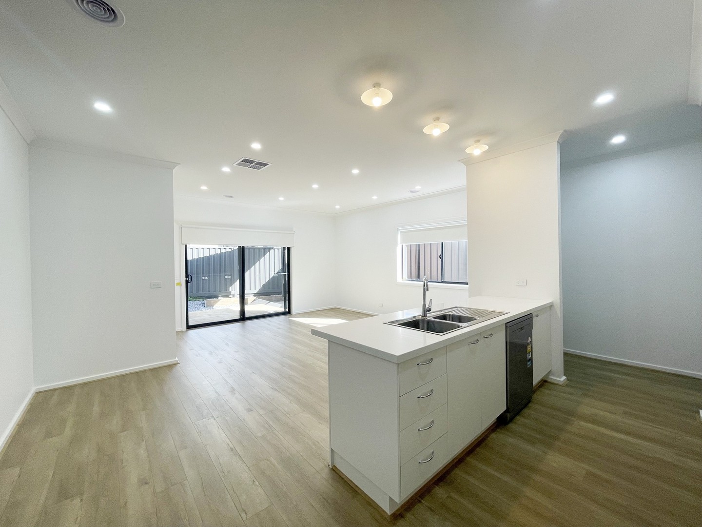 22 Greenfields Avenue, Kilmore, VIC 3764, Kilmore - Thumbnail 4