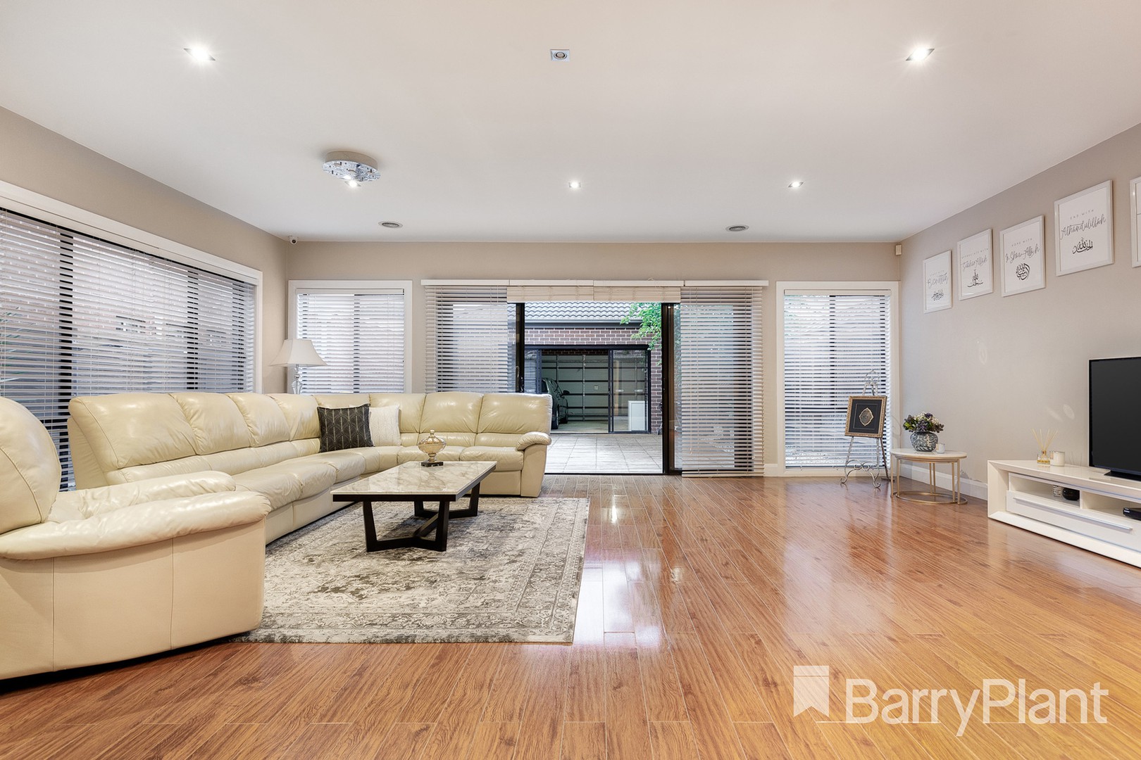 22 Greenview TerraceKeysborough, VIC 3173, Keysborough - Thumbnail 4