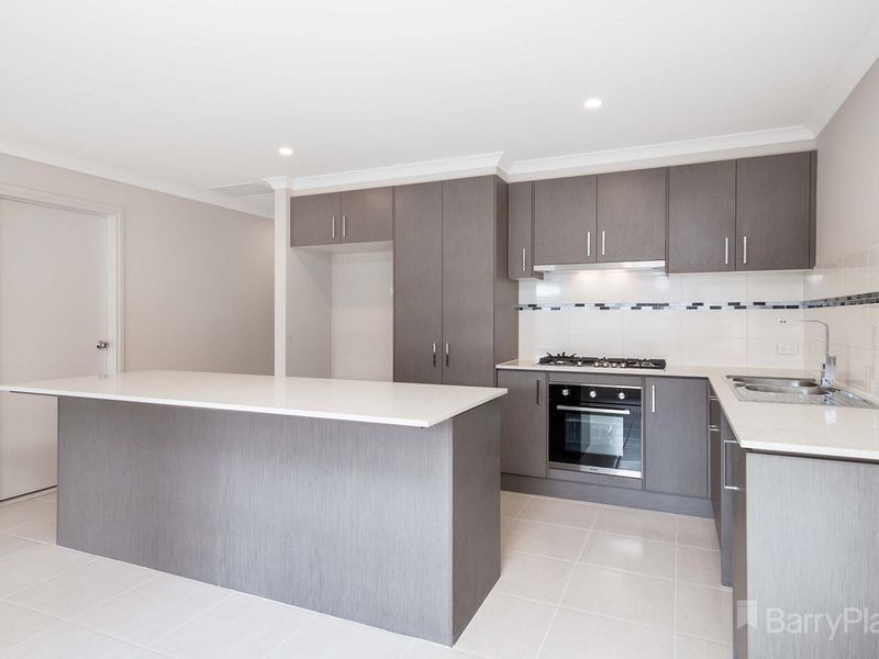 22 Hartney Avenue, Pakenham, VIC 3810, Pakenham - Thumbnail 3