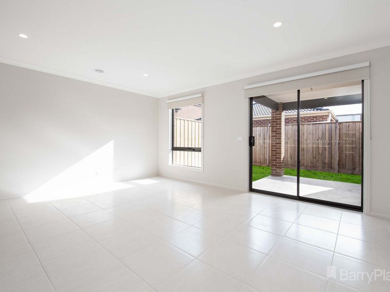 22 Hartney Avenue, Pakenham, VIC 3810, Pakenham - Thumbnail 5
