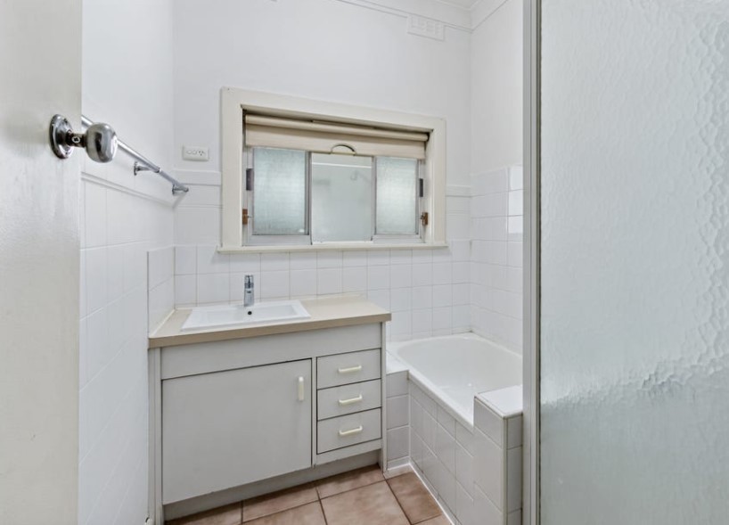 22 Hughes Parade, Reservoir, VIC 3073, Reservoir - Thumbnail 4