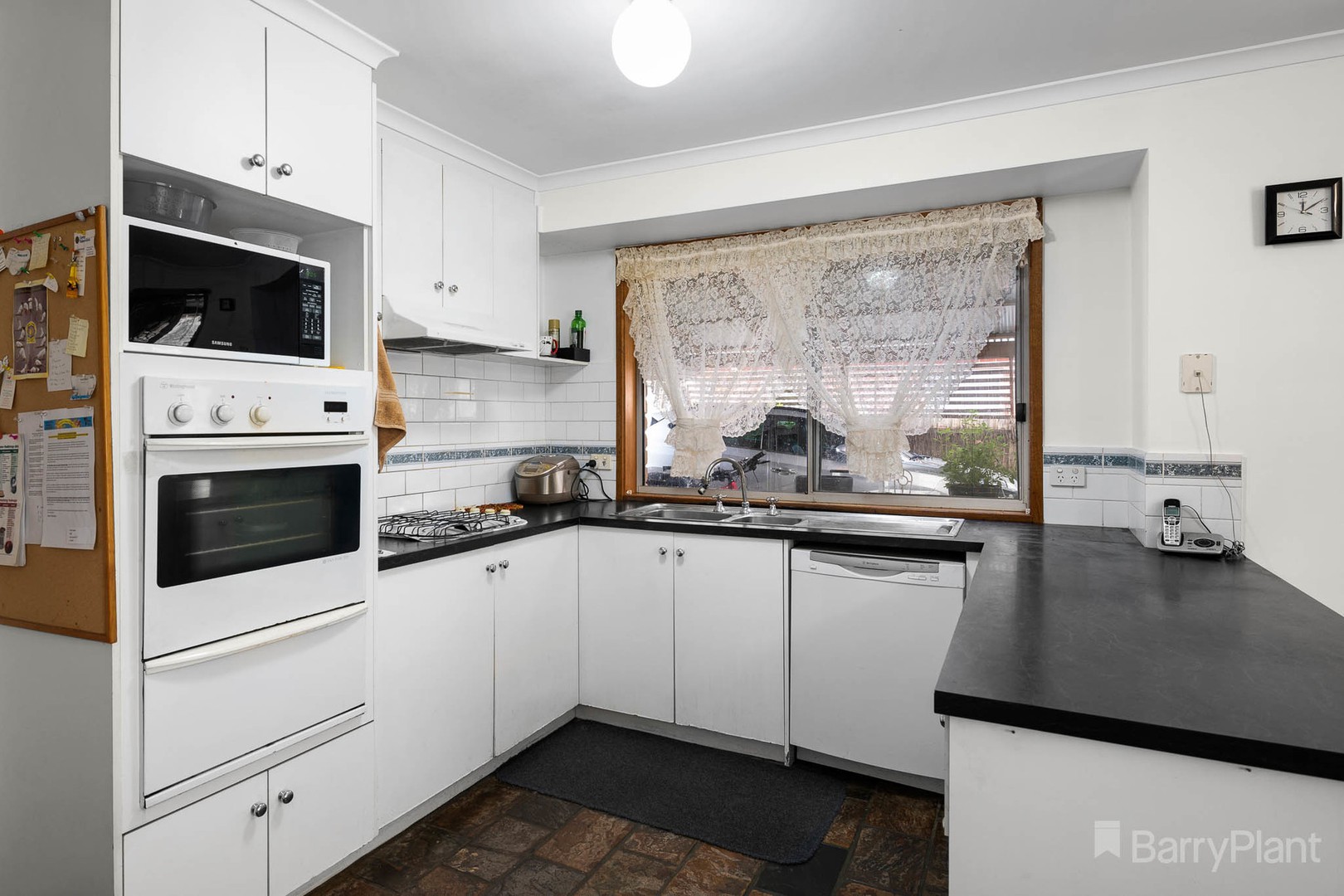 22 Ireland Avenue, Narre Warren, VIC 3805, Narre Warren - Thumbnail 3
