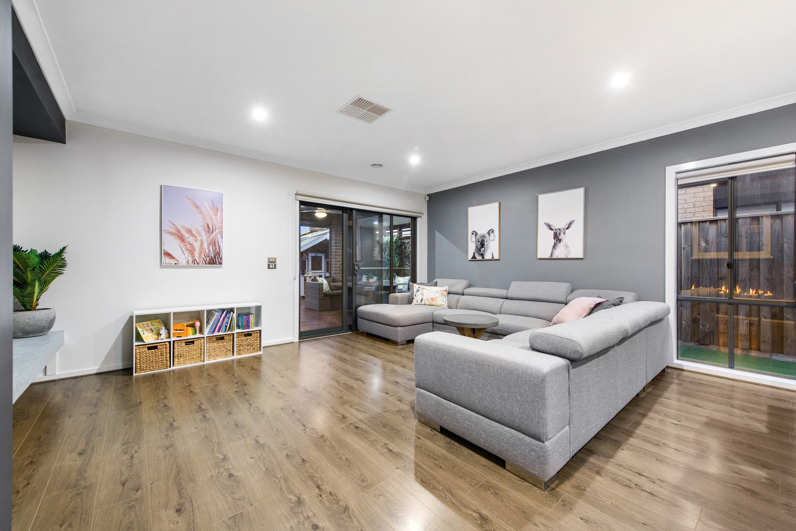 22 Jardine Drive, Fraser Rise, VIC 3336, Fraser Rise - Thumbnail 2