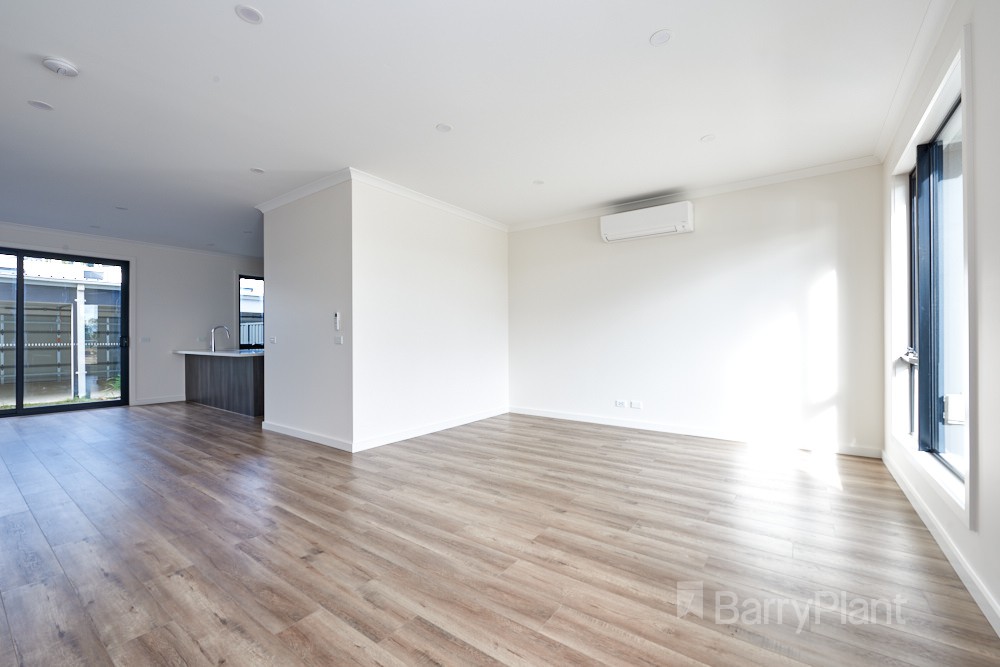 22 Karrabina Avenue, Doveton, VIC 3177, Doveton - Thumbnail 2