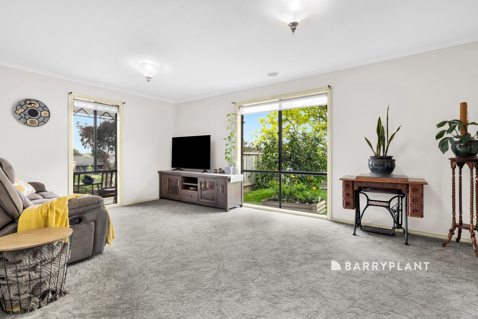 22 Kingsmere Drive, Berwick, VIC 3806 - Thumbnail 2 - 15/10/2026