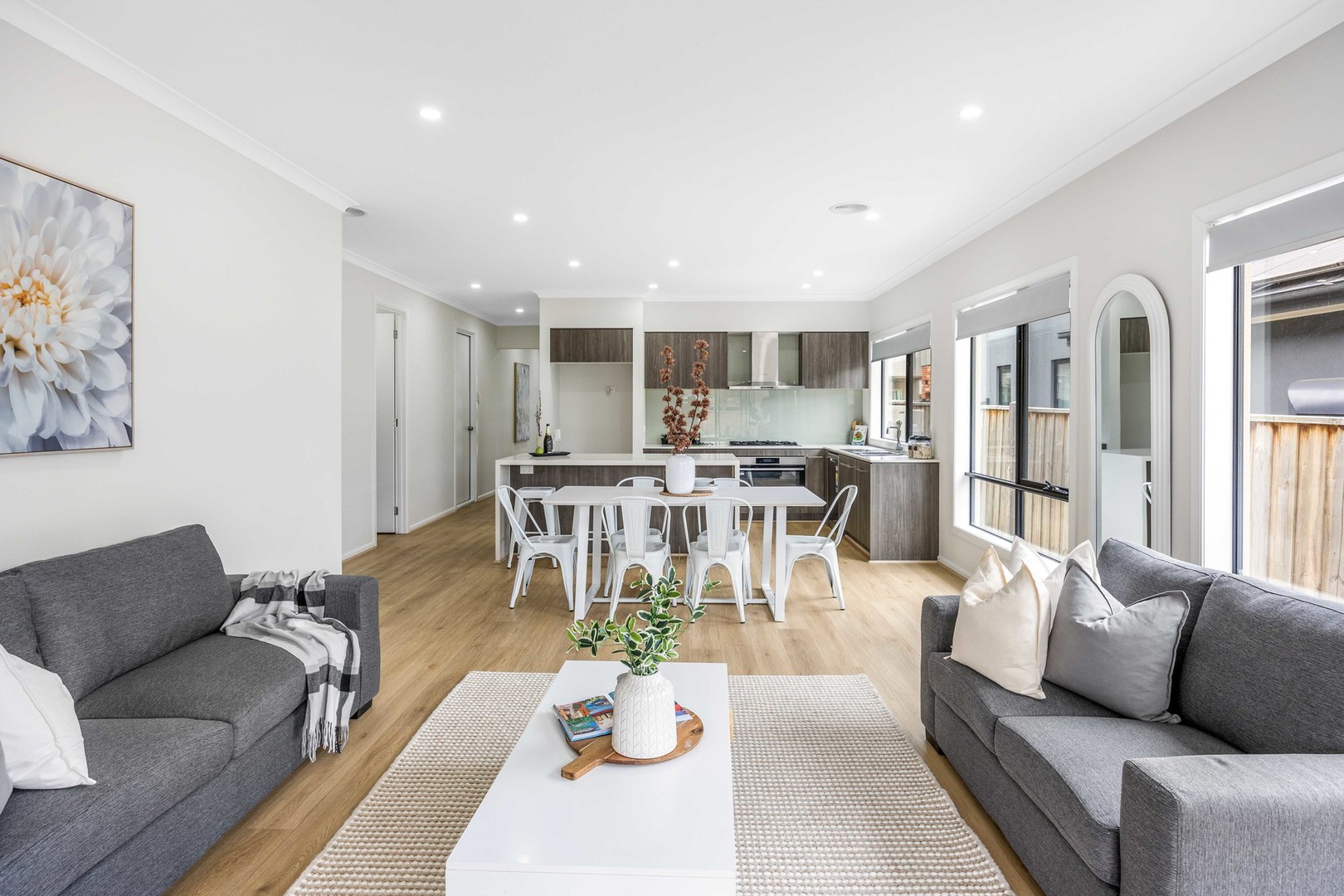 22 Lipizzan Crescent, Taylors Lakes, VIC 3038 - Thumbnail 2 - 28/01/2026