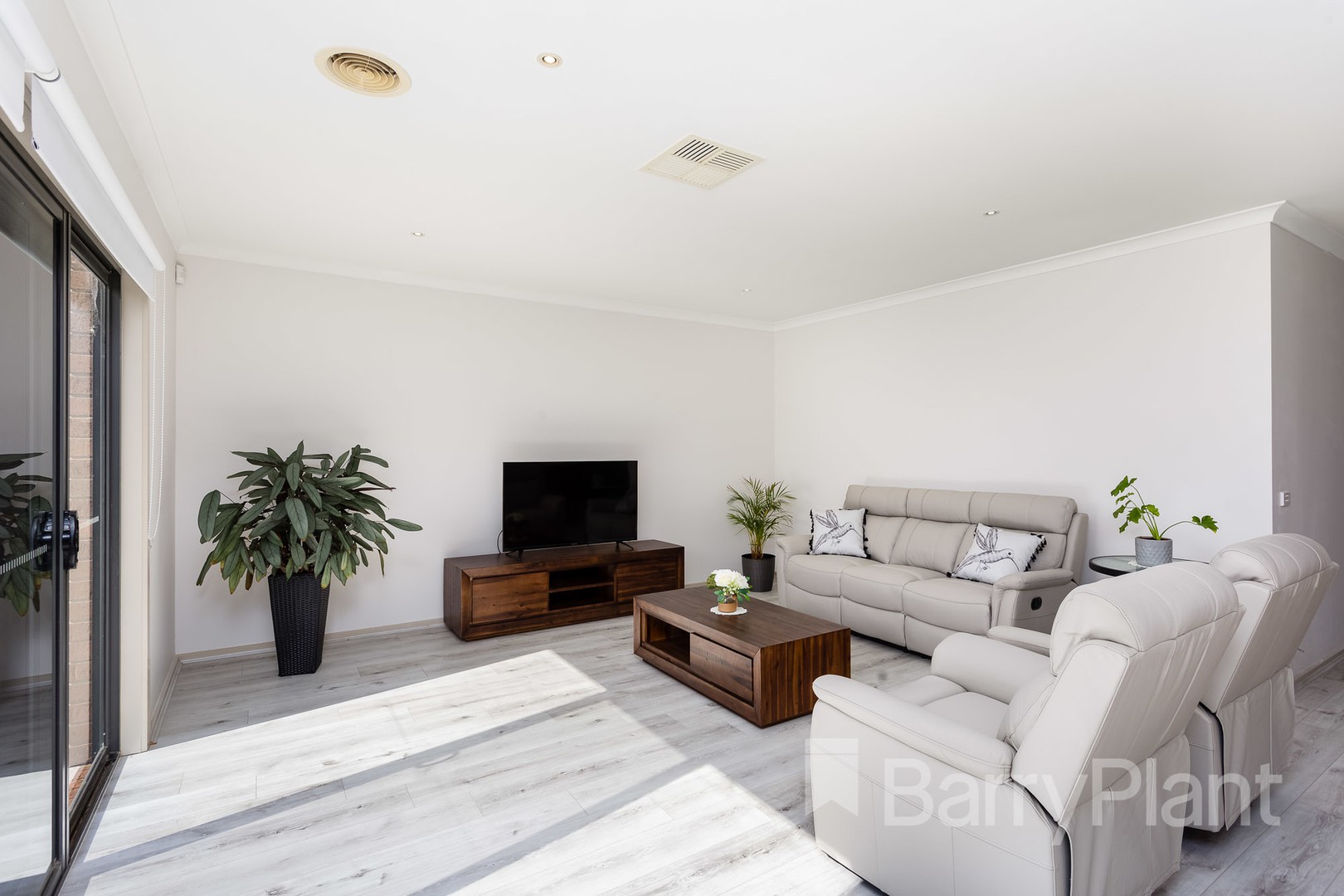 22 Lomandra Street, Point Cook, VIC 3030, Point Cook - Thumbnail 4