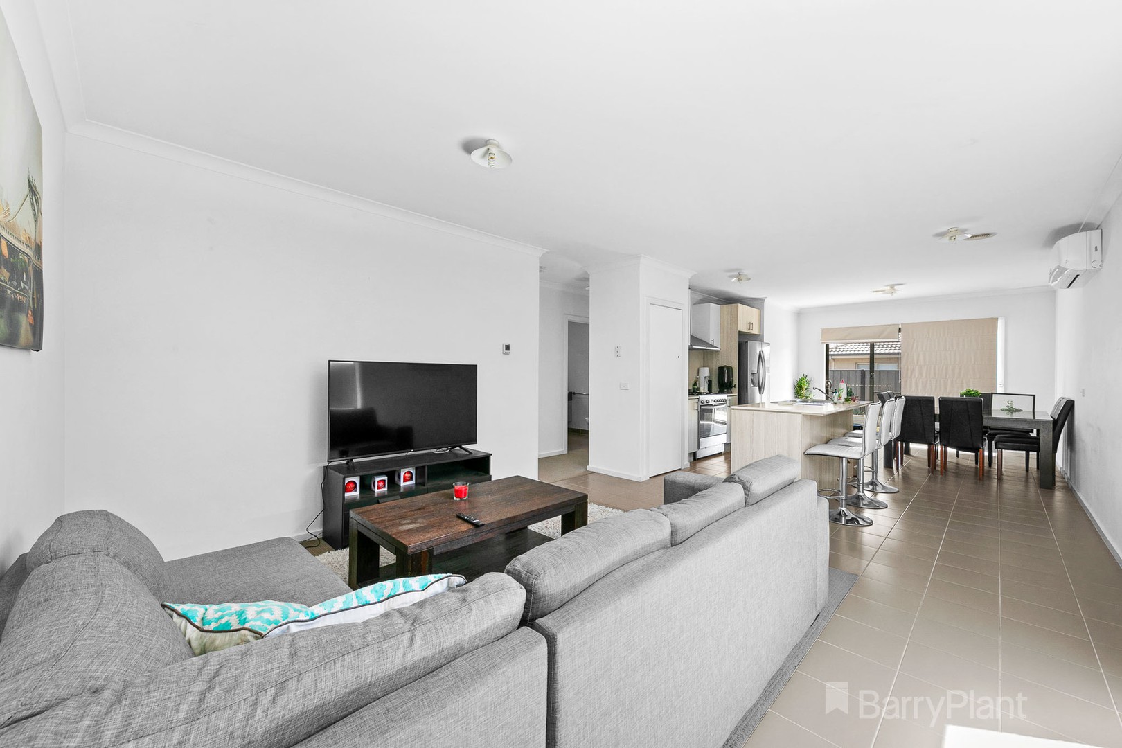 22 Lusitano Way, Clyde North, VIC 3978, Clyde North - Thumbnail 3
