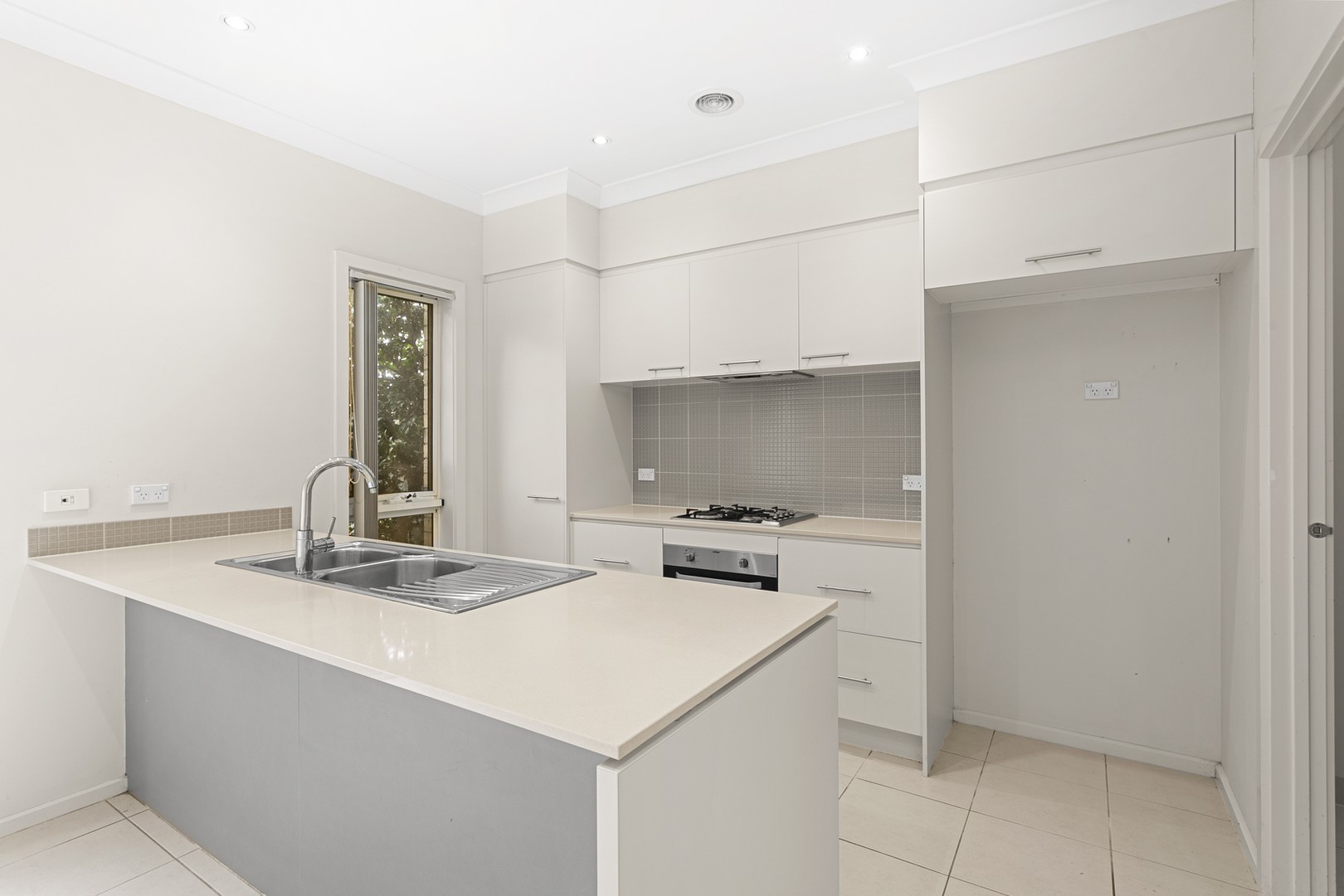 22 Manuscript Drive, Endeavour Hills, VIC 3802, Endeavour Hills - Thumbnail 5