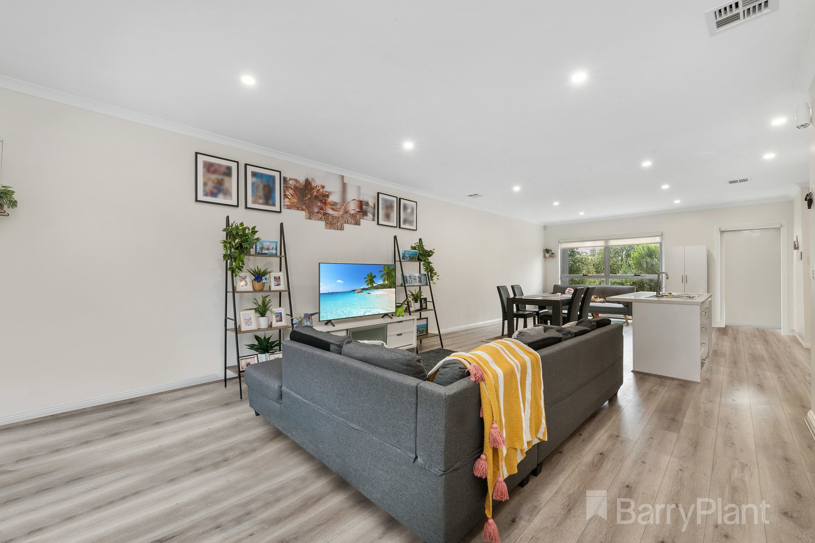 22 Mavi Avenue, Melton, VIC 3337, Melton - Thumbnail 5