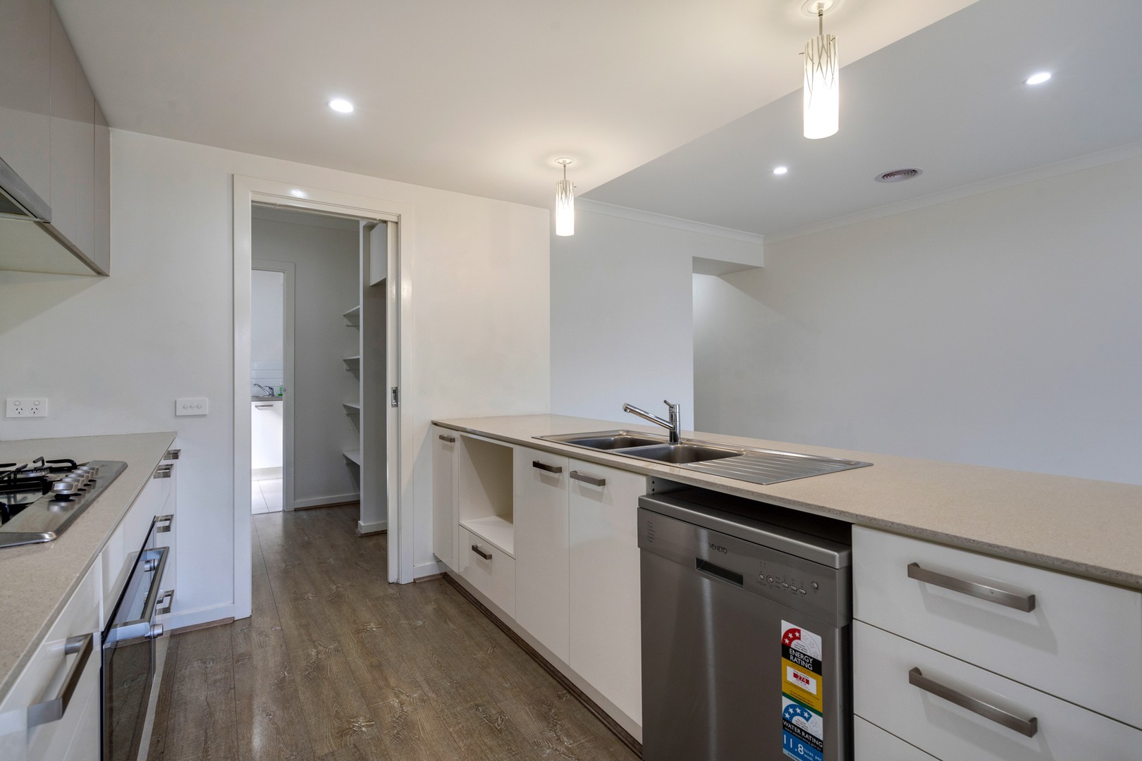 22 Merlin Street, Craigieburn, VIC 3064, Craigieburn - Thumbnail 2
