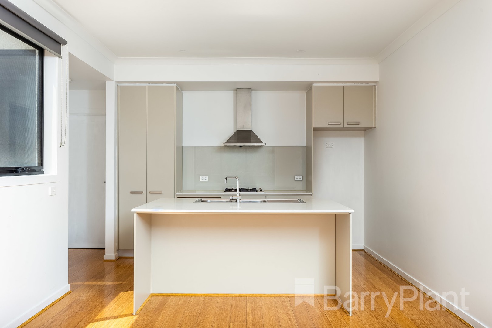 22 Middleton Drive, Point Cook, VIC 3030, Point Cook - Thumbnail 2