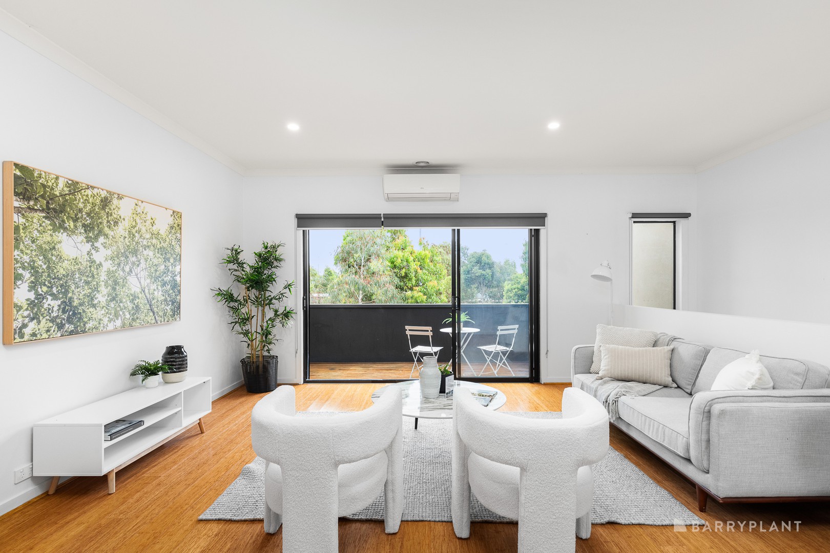 22 Middleton Drive, Point Cook, VIC 3030, Point Cook - Thumbnail 2