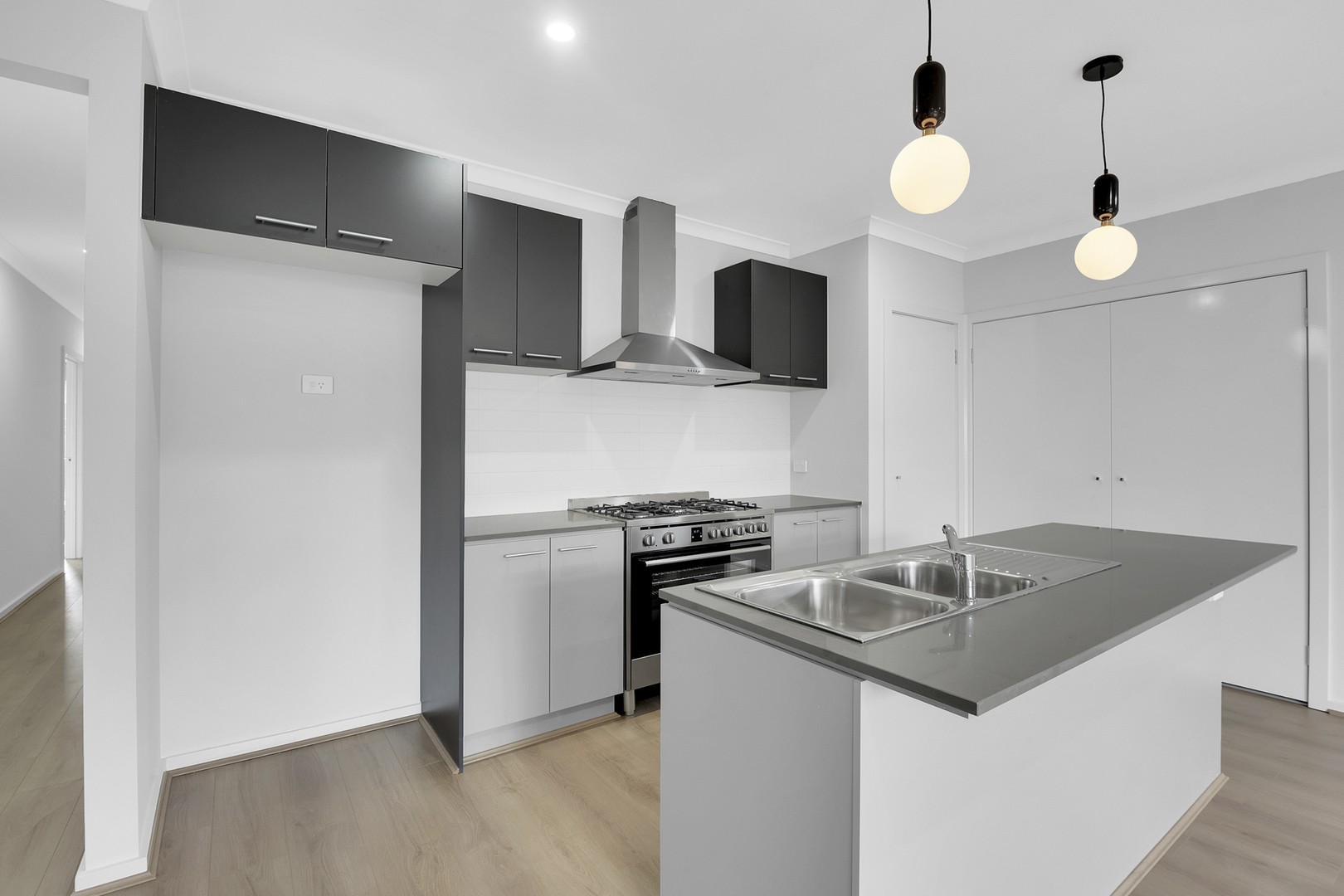 22 Molesworth Crescent, Donnybrook, VIC 3064 - Thumbnail 2 - 24/09/2025