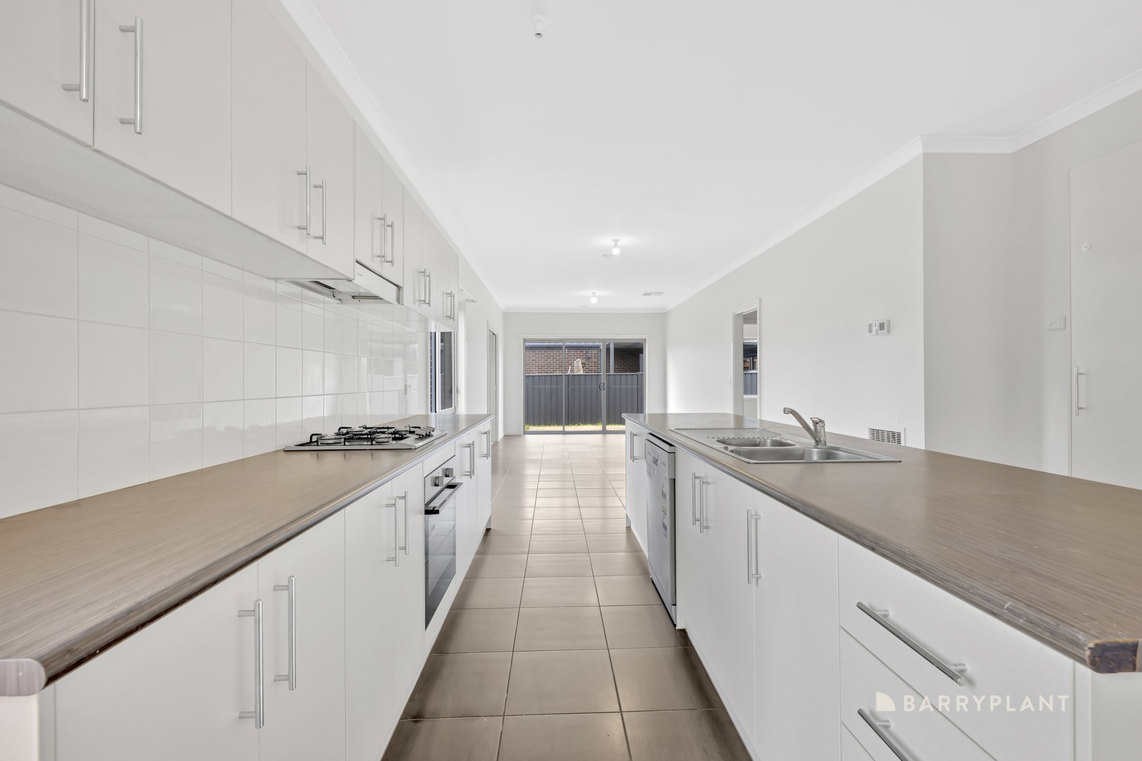 22 Mount Eccles Way, South Morang, VIC 3752, South Morang - Thumbnail 3