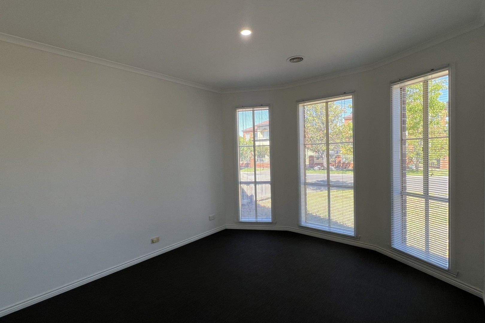 22 Newcombe Drive, St Albans, VIC 3021, St Albans - Thumbnail 6