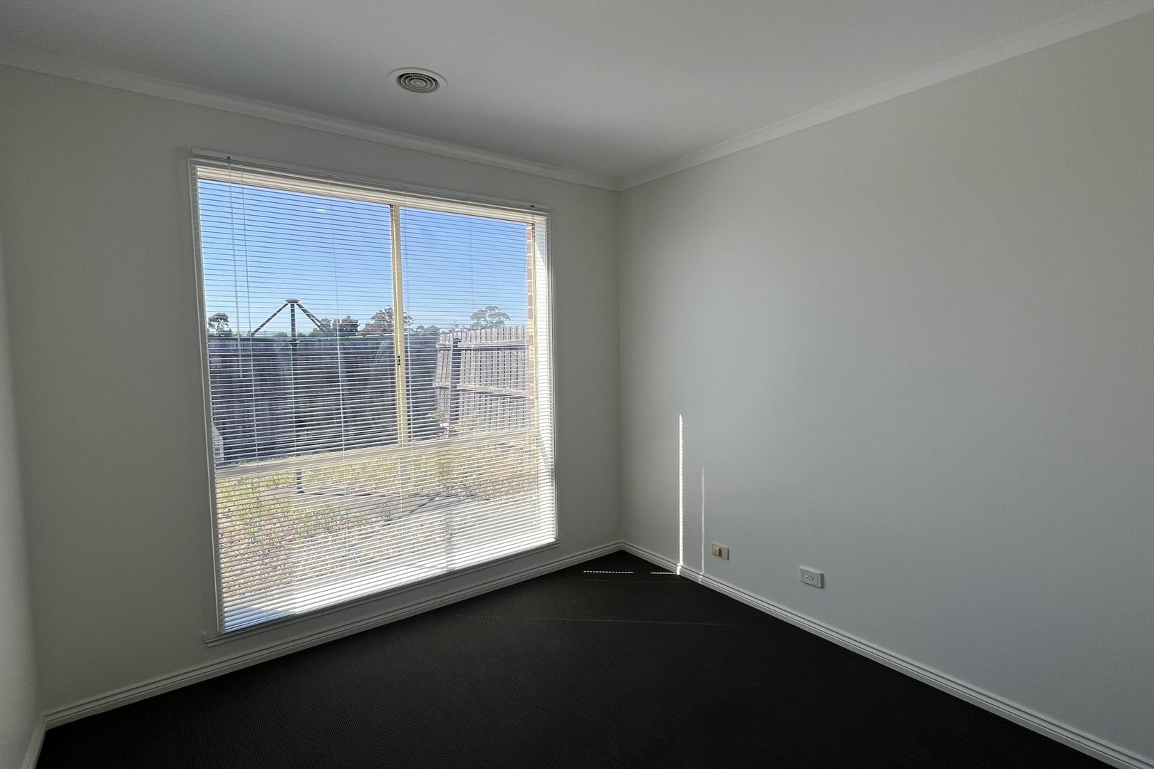 22 Newcombe Drive, St Albans, VIC 3021, St Albans - Thumbnail 8
