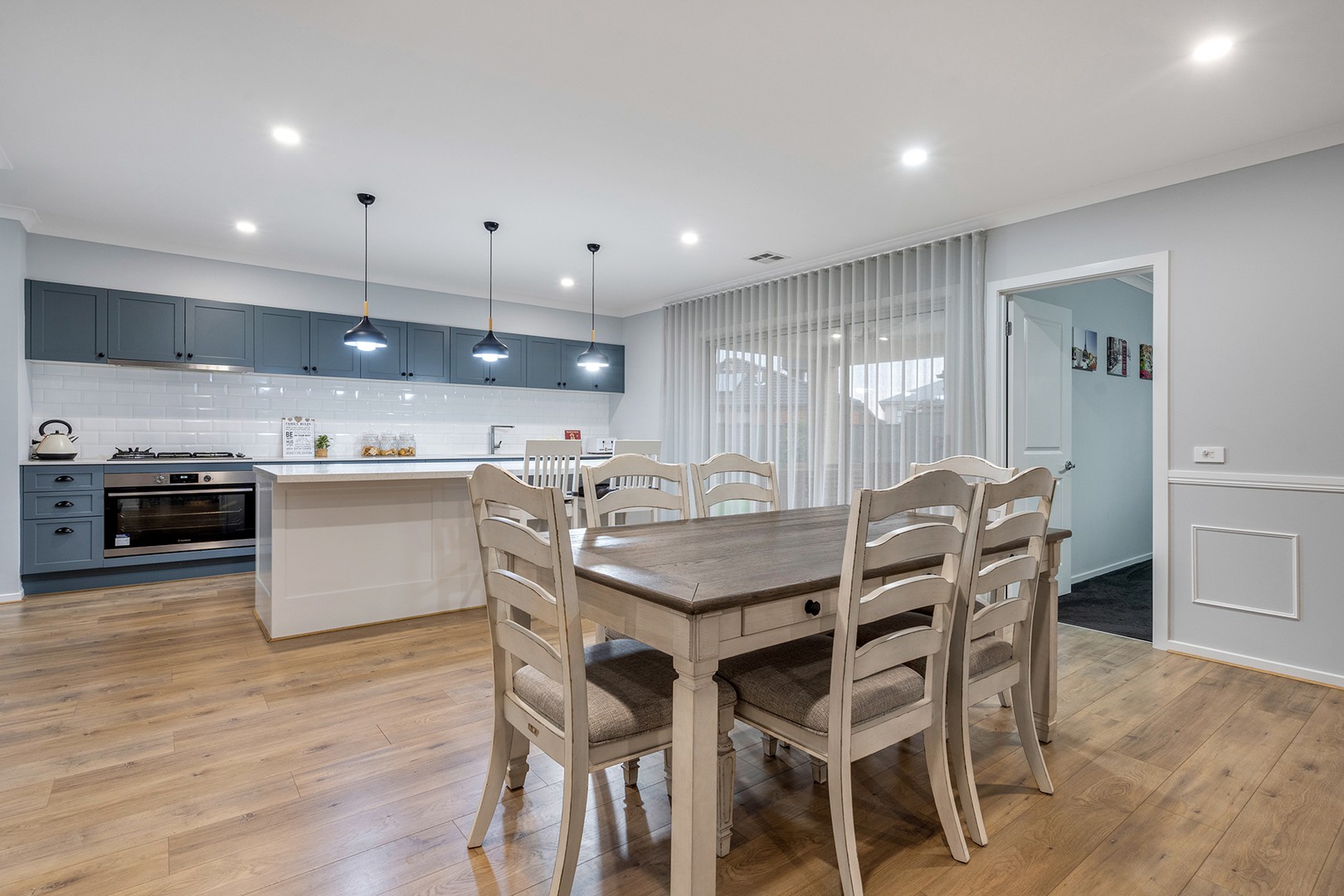 22 Retba Street, Craigieburn, VIC 3064, Craigieburn - Thumbnail 2