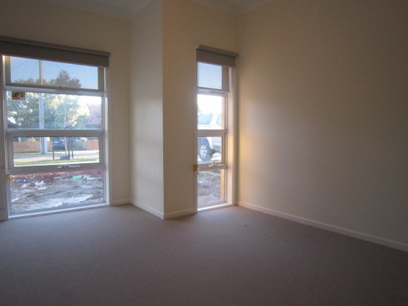 22 Ronald Street, Coburg North, VIC 3058, Coburg North - Thumbnail 2