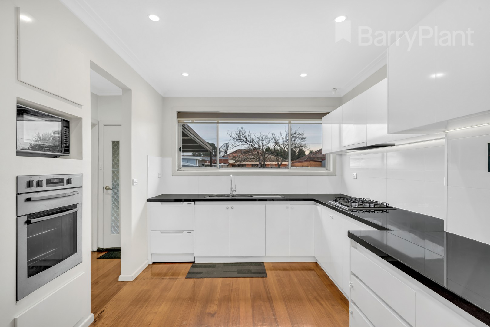 22 San Leandro Drive, Reservoir, VIC 3073, Reservoir - Thumbnail 2