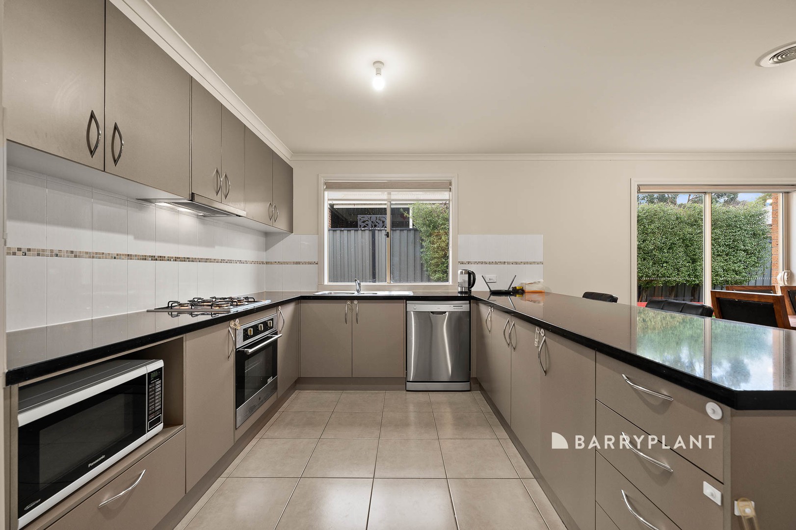 22 Sienna Way, Pakenham, VIC 3810, Pakenham - Thumbnail 3