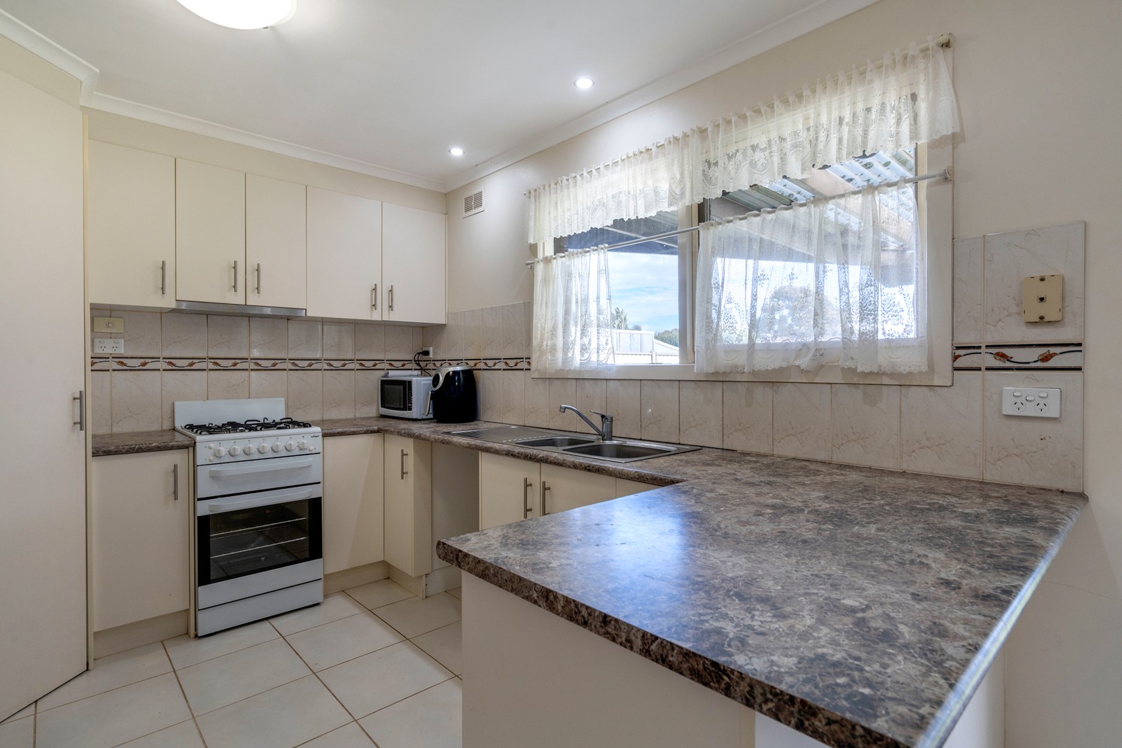 22 Stockton Street, Craigieburn, VIC 3064, Craigieburn - Thumbnail 3