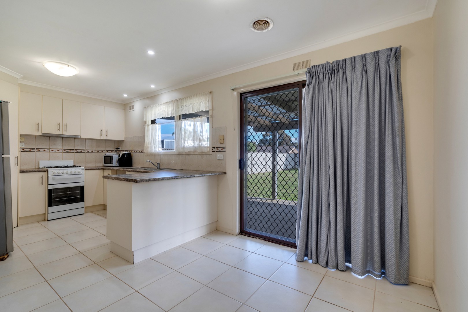 22 Stockton Street, Craigieburn, VIC 3064, Craigieburn - Thumbnail 5
