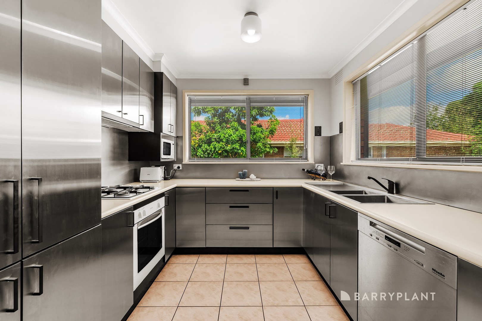 22 Strickland Avenue, Mill Park, VIC 3082, Mill Park - Thumbnail 3