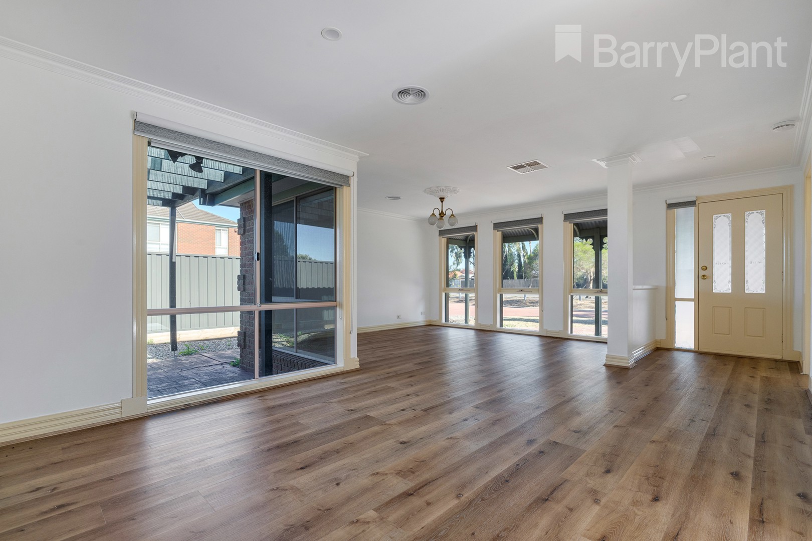 22 Sutherland Way, Roxburgh Park, VIC 3064, Roxburgh Park - Thumbnail 5