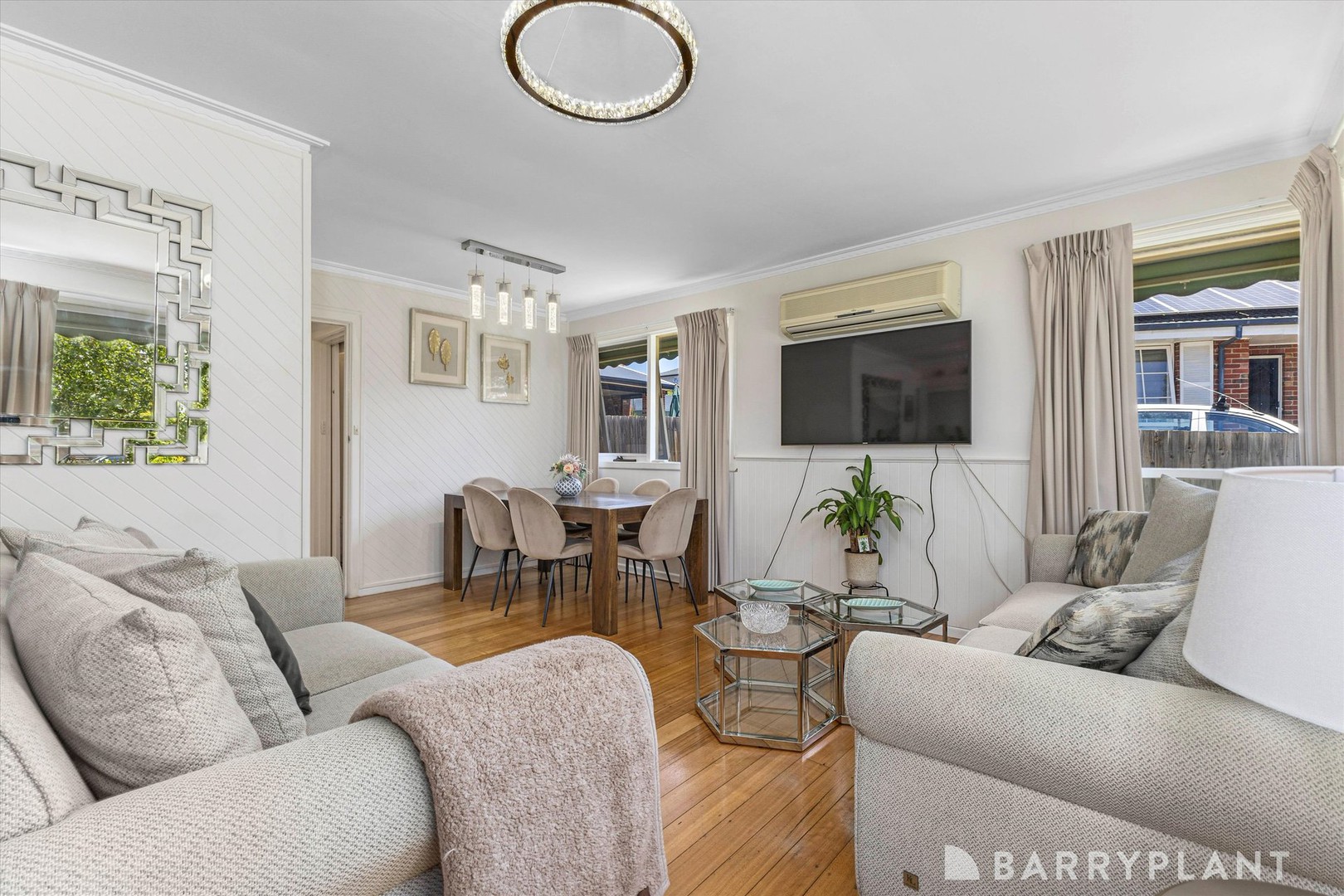 22 Taronga Crescent, Croydon, VIC 3136 - Thumbnail 2 - 20/10/2025